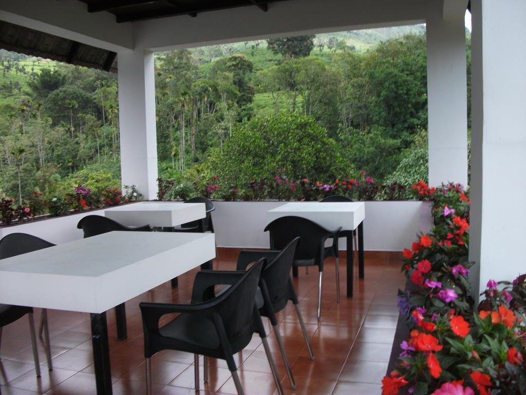 Bed and Breakfast Gruenberg Tea Plantation Haus Муннар Экстерьер фото